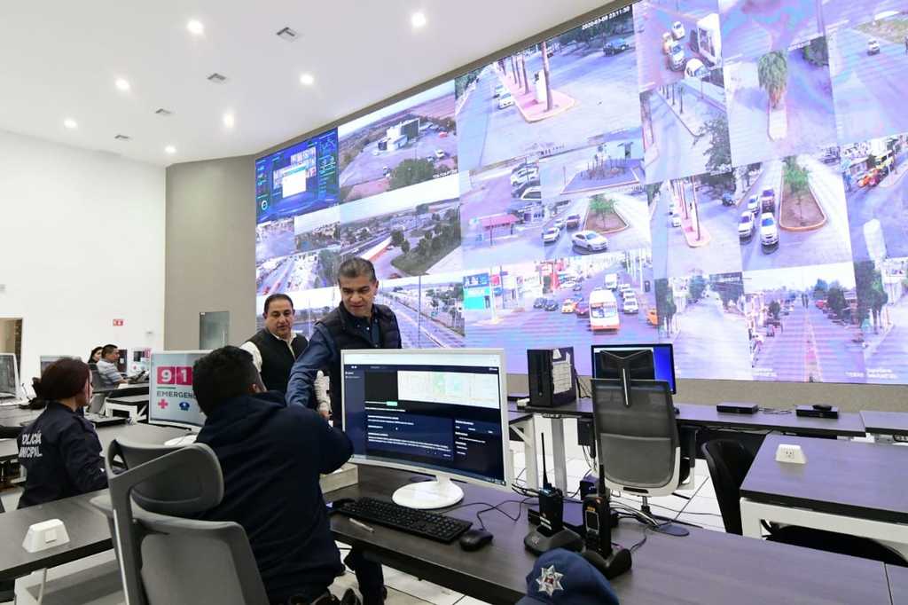 Supervisa gobernador de Coahuila instalación de videovigilancia en Torreón