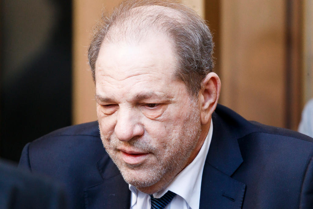Abogados de Weinstein piden piedad tras su 'histórica' caída