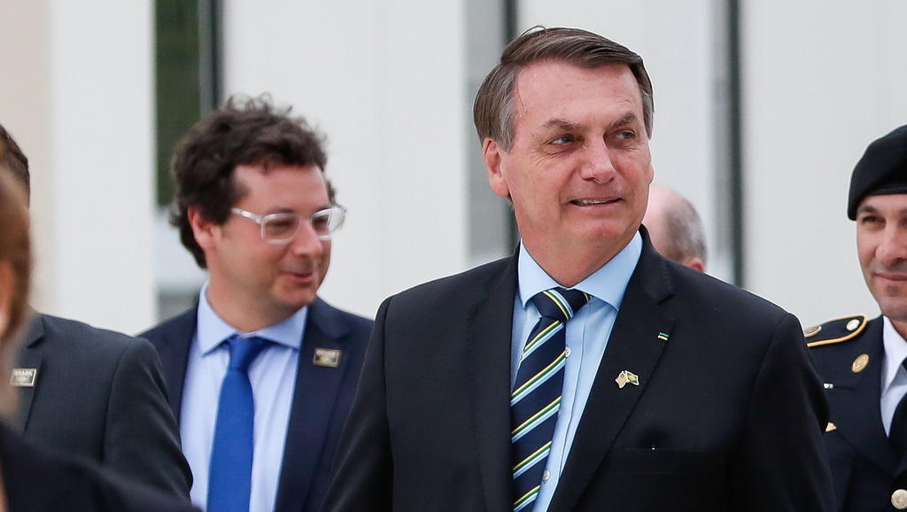 Bolsonaro, bajo control médico; su jefe de prensa dio positivo al COVID-19