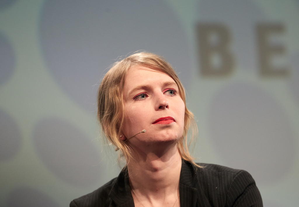 Hospitalizan al exsoldado Chelsea Manning tras intento de suicidio en EUA
