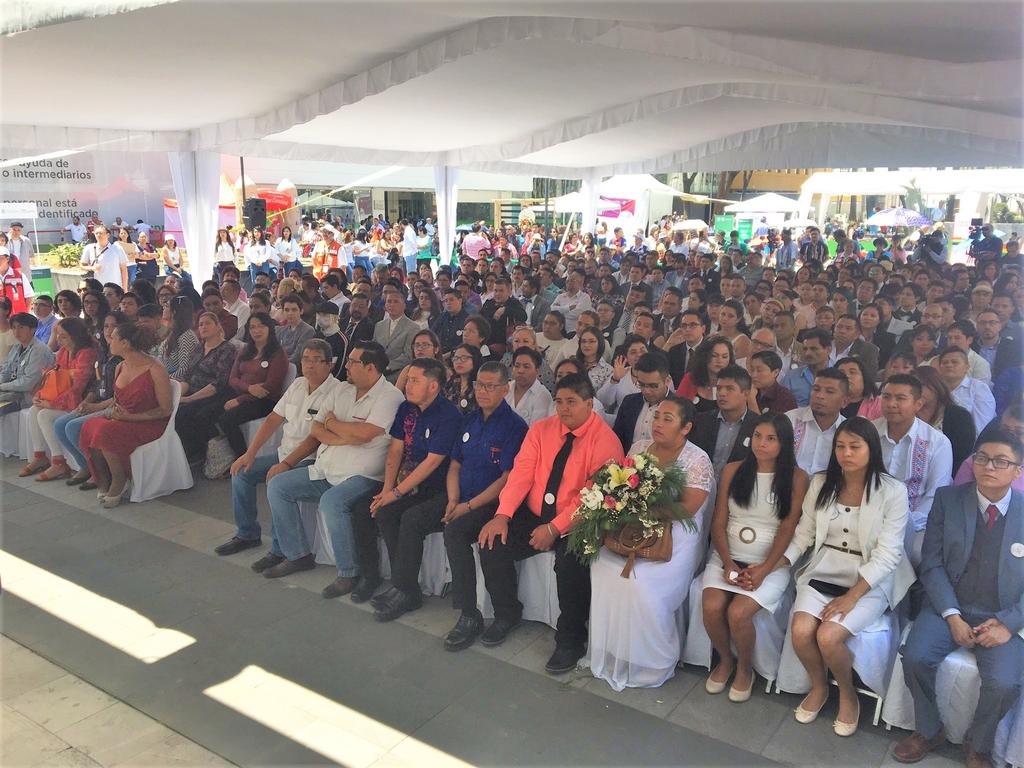 Ciudad de México celebra 10 años de matrimonio igualitario con boda colectiva