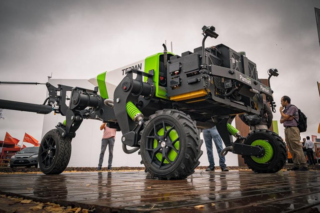 Presentan un robot agrícola de bajo impacto ambiental en Argentina