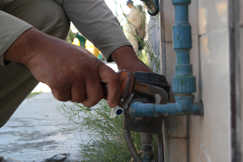 Vuelven a cortar suministro de agua en plena contingencia sanitaria en Saltillo