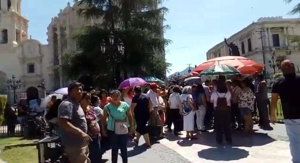 Comerciantes ambulantes piden apoyo, tras suspensión de negocios en Saltillo