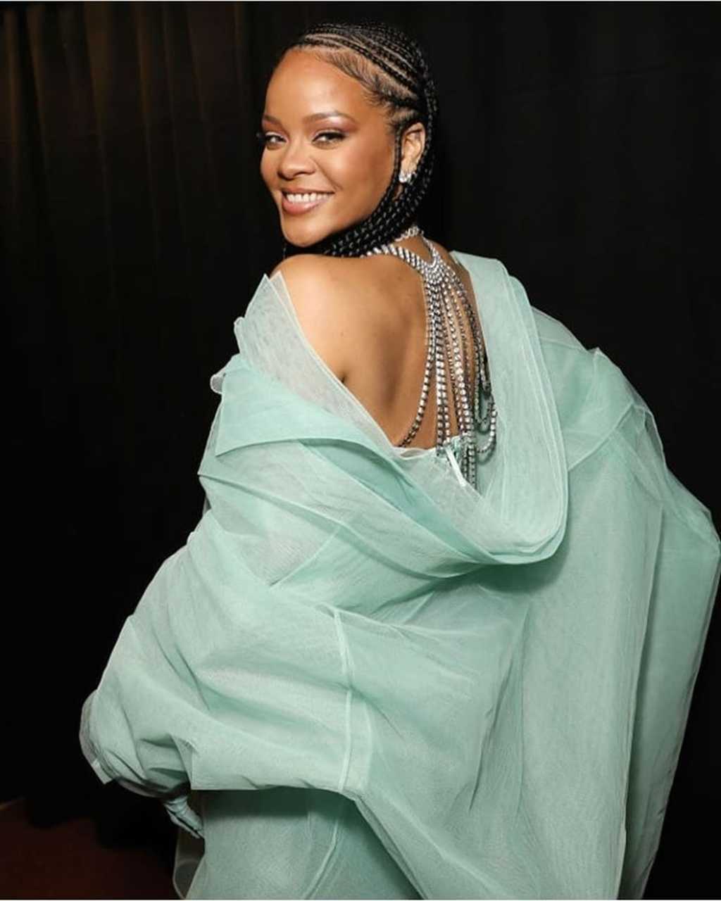 Rihanna regresa a la música