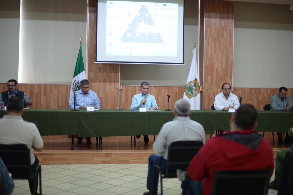 Preside Miguel Riquelme asamblea sobre COVID-19 en Coahuila
