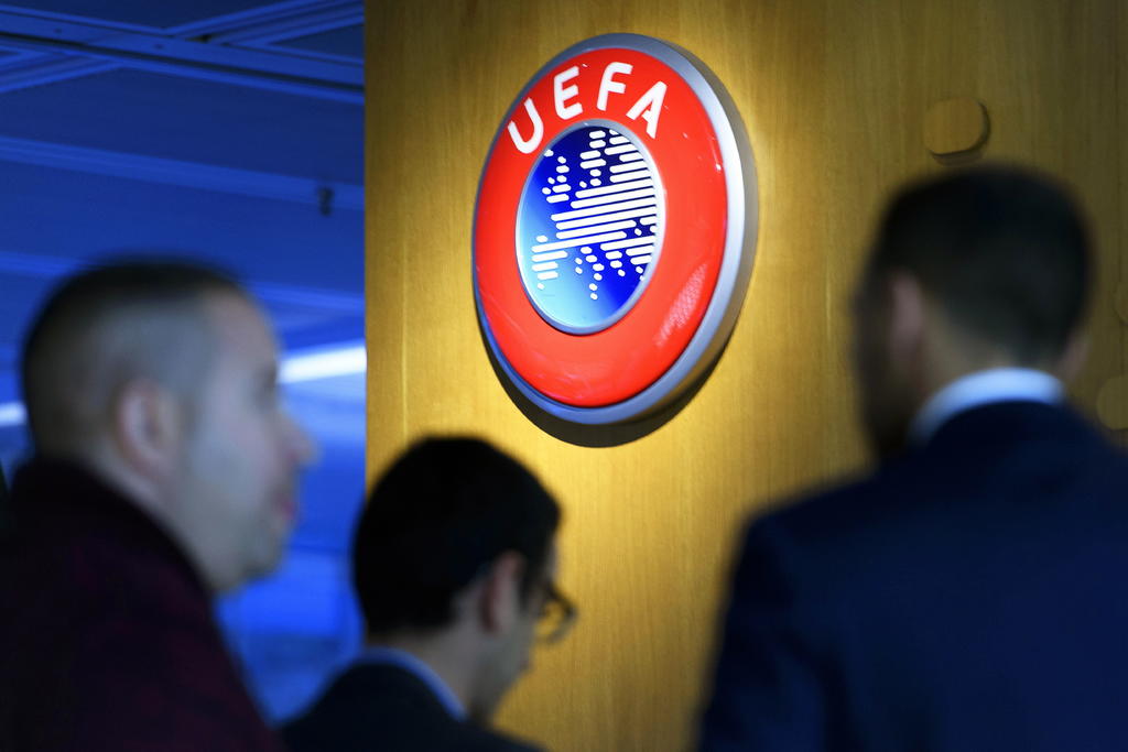 UEFA y federaciones debate sobre reanudación de actividades