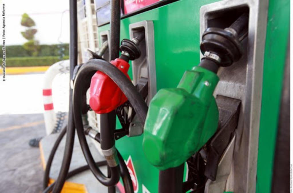 Pemex garantiza abasto de combustibles durante contingencia