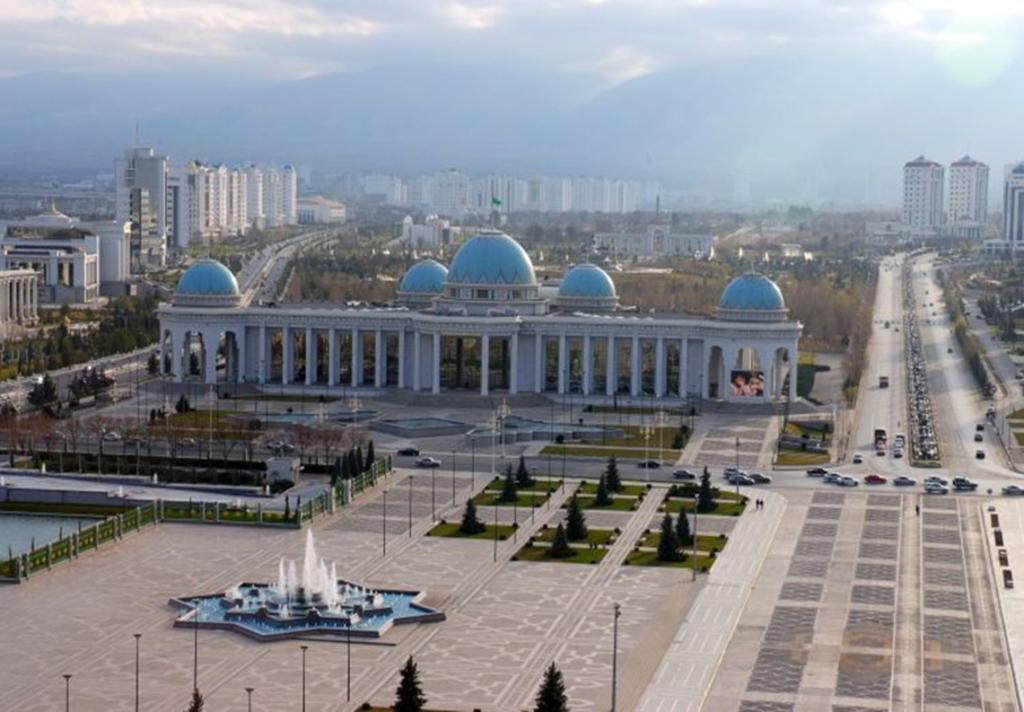 Turkmenistán combate el coronavirus prohibiendo usar la palabra