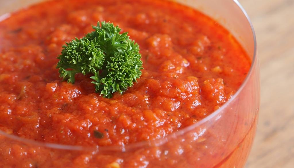Extraño sabor en salsa de tomate resulta ser un síntoma del COVID-19