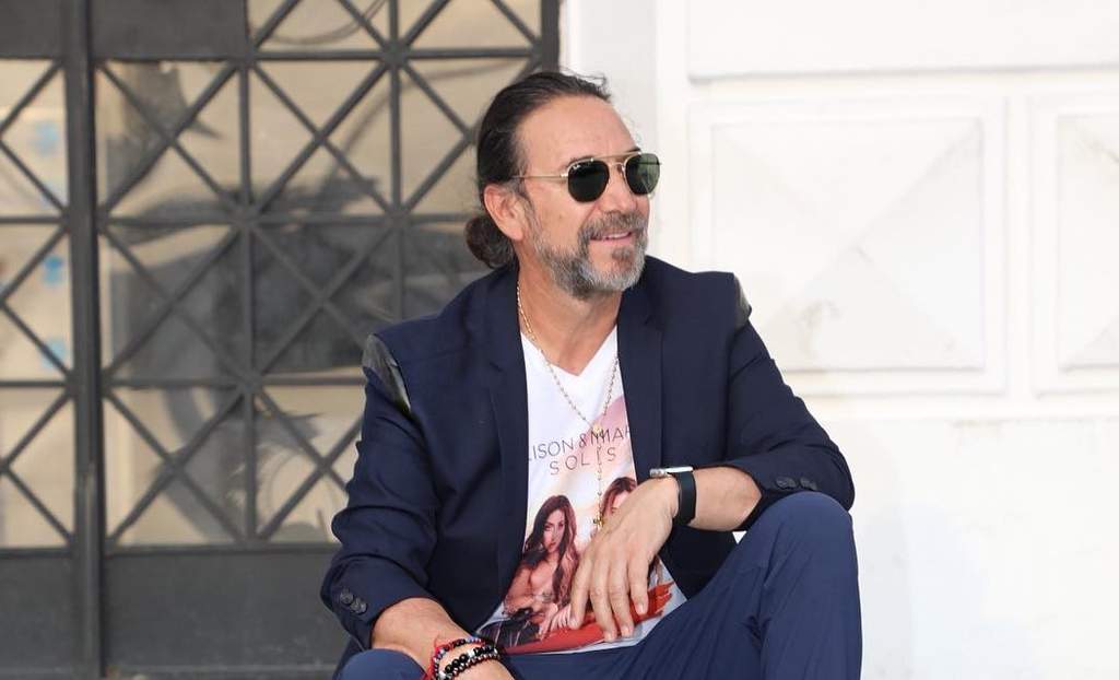 Marco Antonio Solís comparte concierto por Internet
