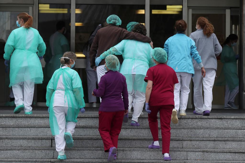 Ampliarán confinamiento para doblegar infecciones en España
