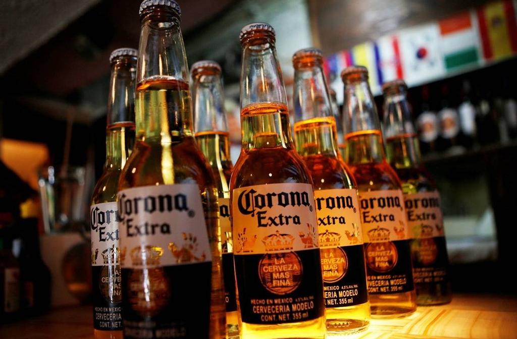 Expendio en Jalisco obsequia cerveza a personal médico