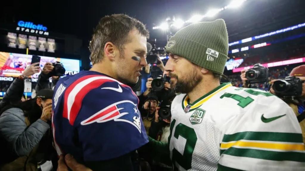Tom Brady y Aaron Rodgers abanderan equipo de la década en la NFL