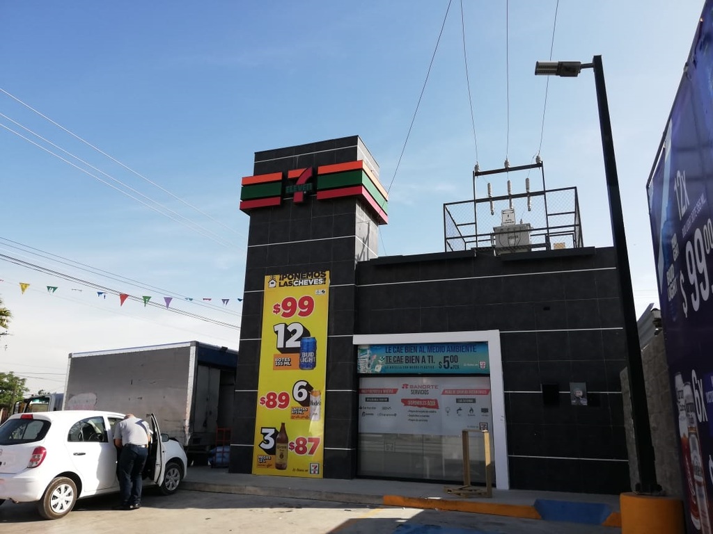 Asaltan durante la tarde dos 7-Eleven en Torreón