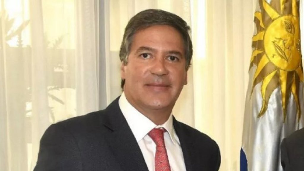 Renuncia embajador colombiano en Uruguay por laboratorio de cocaína