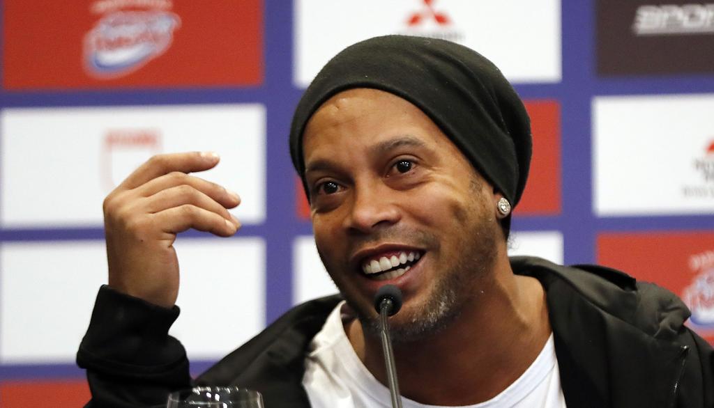 Otorgan arresto domiciliario a Ronaldinho