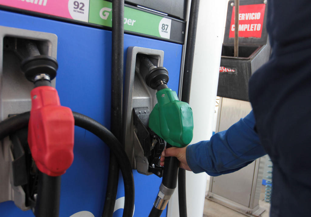 Gasolinas en México reportan baja histórica en marzo