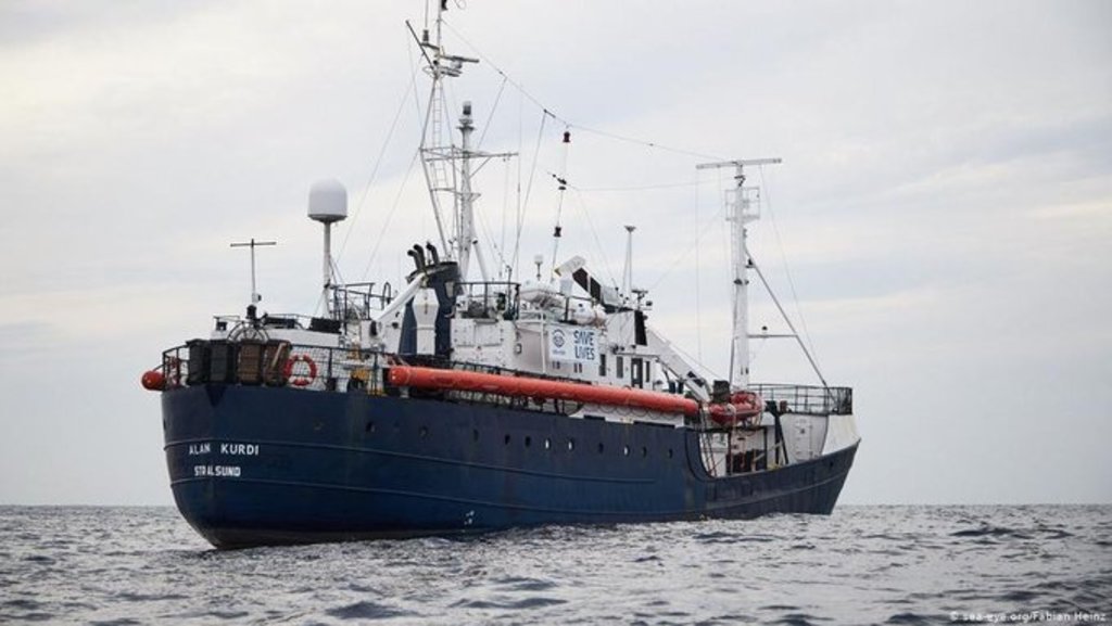 Barco rescata a 150 migrantes en el Mediterráneo
