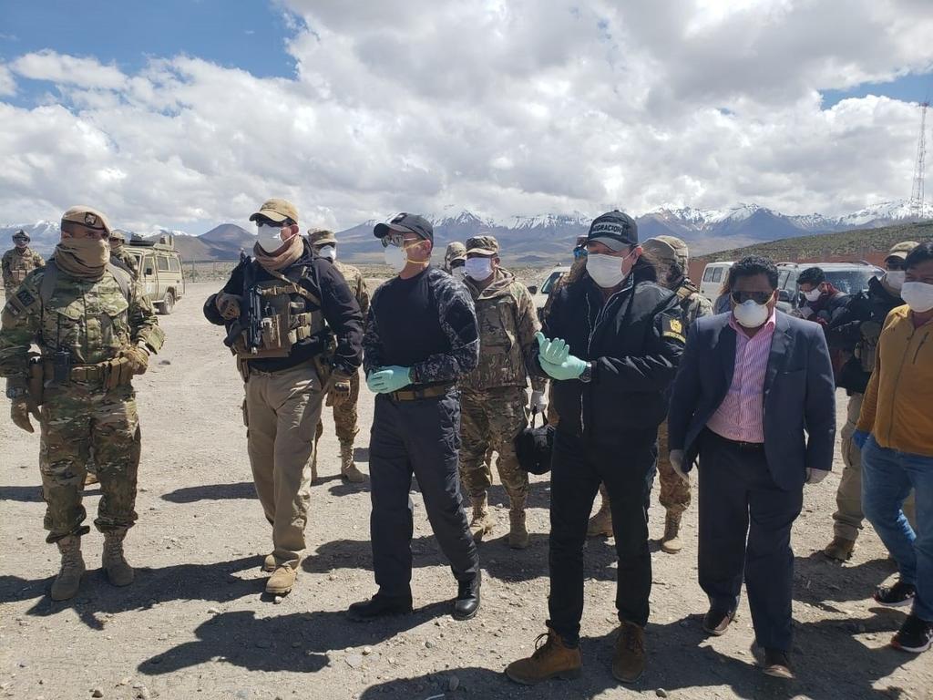 Aplica Bolivia una repatriación selectiva en plena crisis del COVID-19