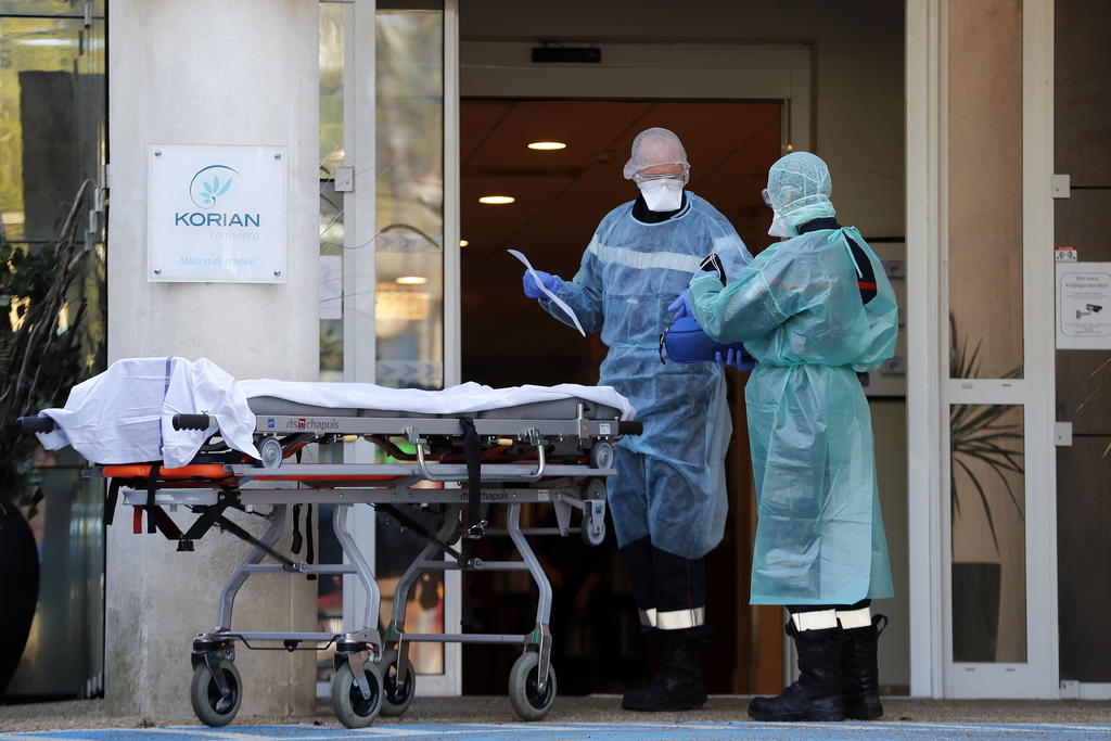 Suma Francia 541 muertes por COVID-19 en hospitales en un día