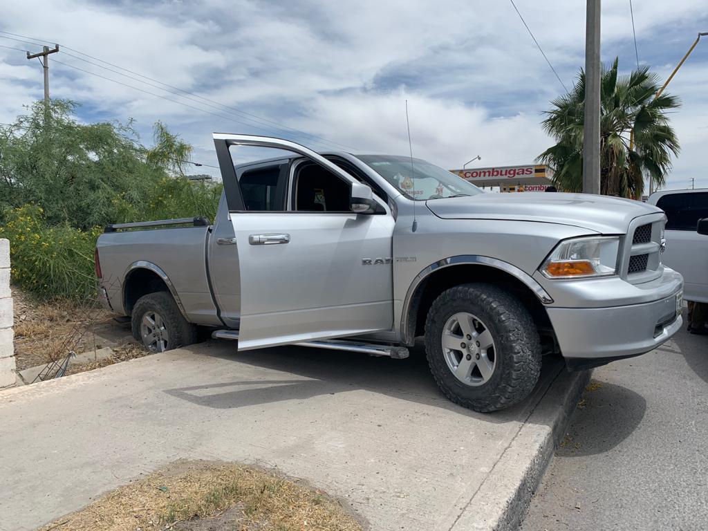 Detienen a hombre que intentó robar camioneta a mujer en Torreón