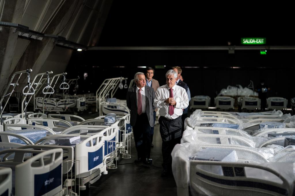 Acusa Piñera de 'guerra mundial' por respiradores ante pandemia
