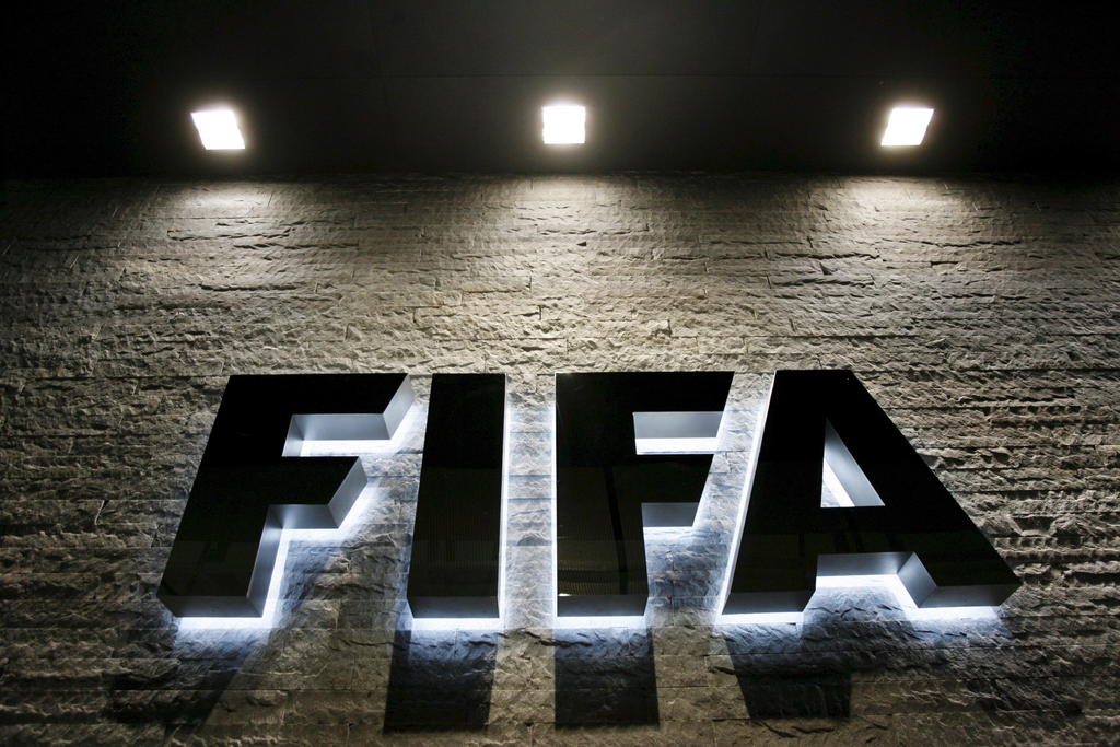 ¿Cuáles son las nuevas reglas de la FIFA para el futbol profesional?