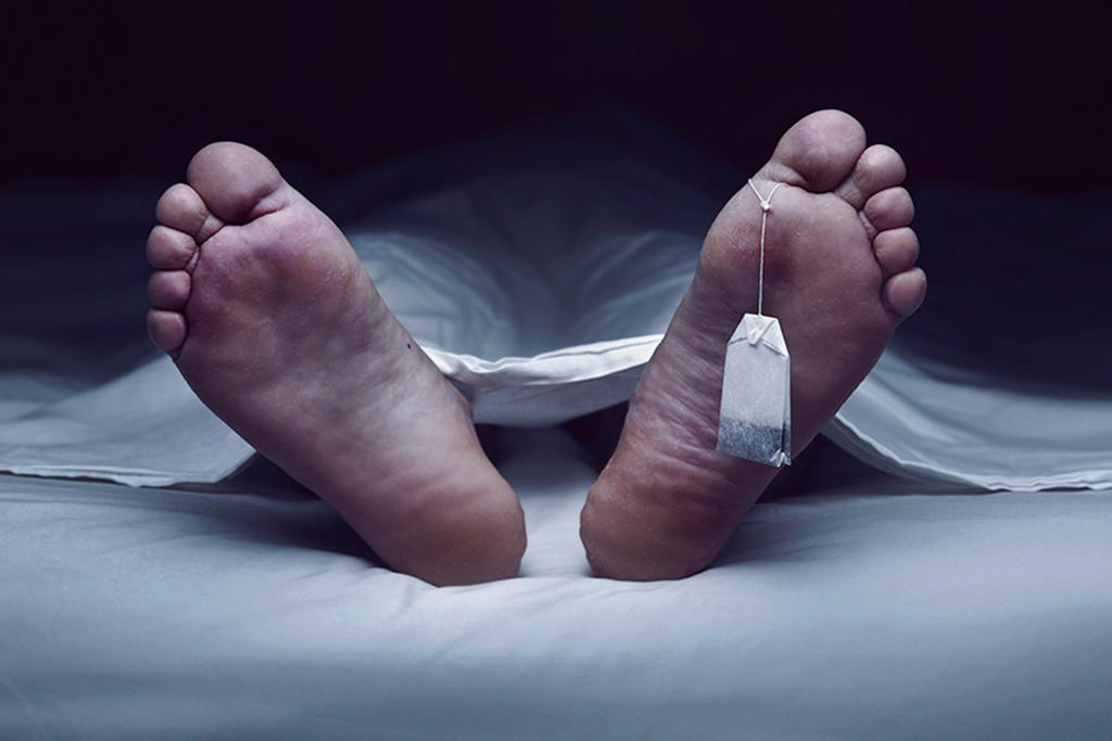 Mujer 'resucita' en funeraria tras ser declara muerta