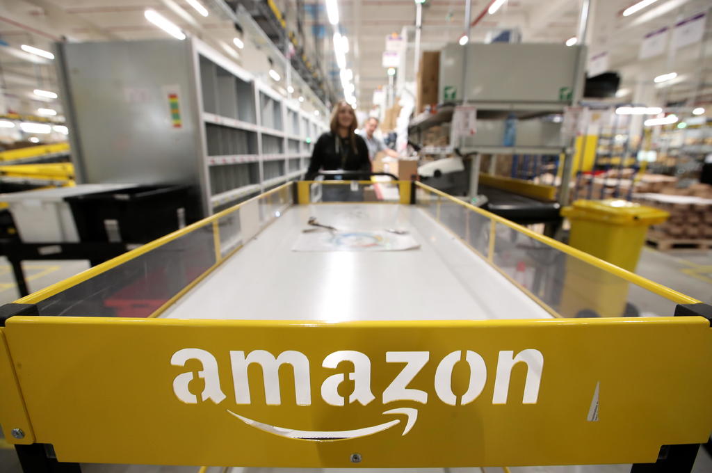 Paraliza Amazon la actividad de sus centros en Francia por una semana