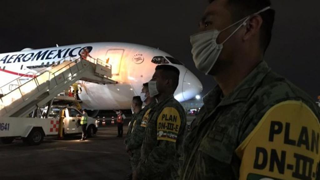 Llega a México avión con insumos médicos enviados de China