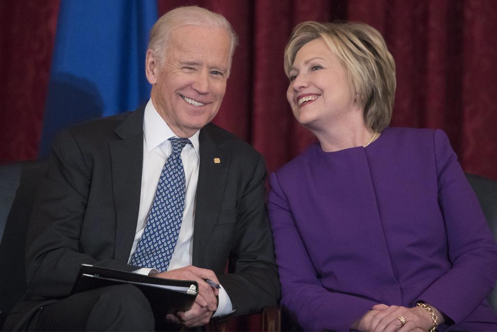 Respalda Hillary Clinton a Joe Biden como candidato presidencial