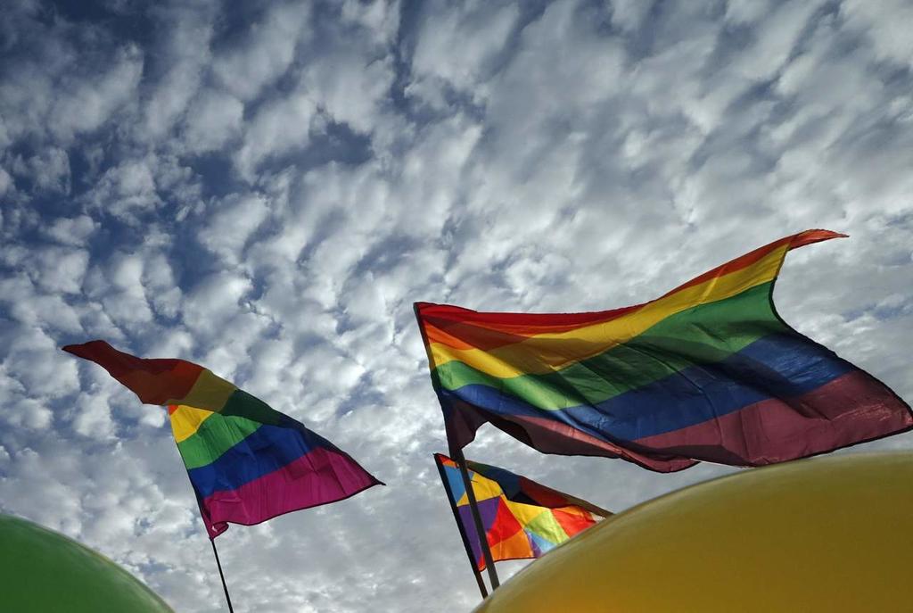Invitan a coahuilenses a usar prenda morada para conmemorar Día contra la Homofobia