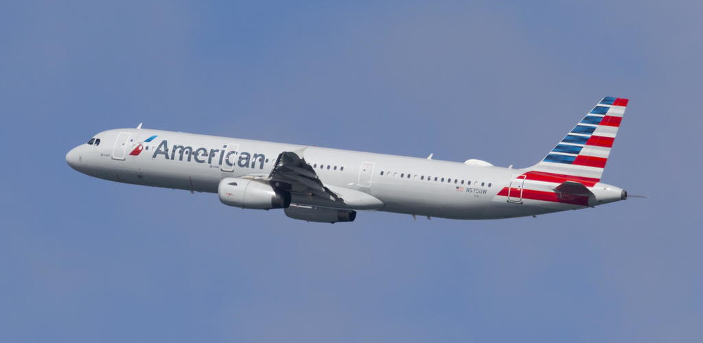 Restablece American Airlines vuelos entre EUA y España