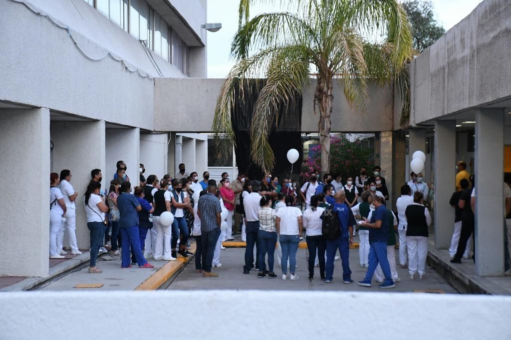 Rinden homenaje a enfermera asesinada junto a sus hermanas en Torreón