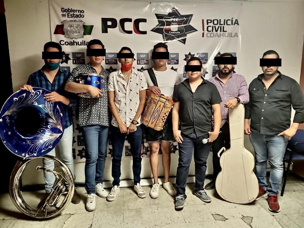 Atienden denuncias ciudadanas, detienen a banda de músicos en Torreón
