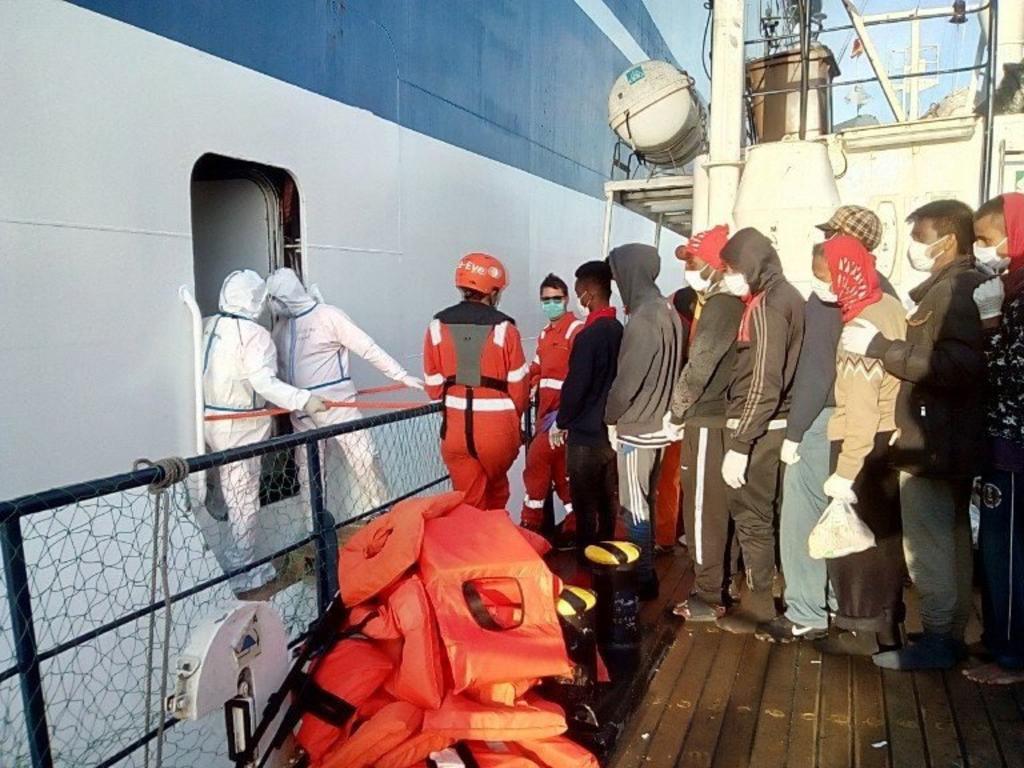 Afecta pandemia a migrantes que intentan llegar a Europa