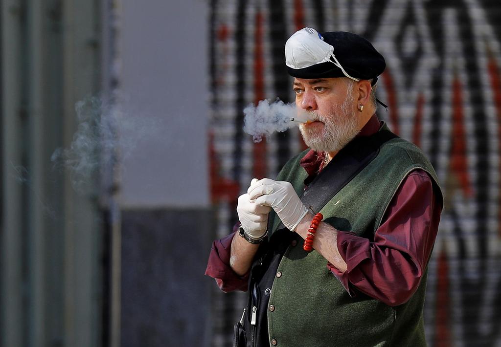 'Fumar puede agravar daño por COVID-19', advertirán en cigarros