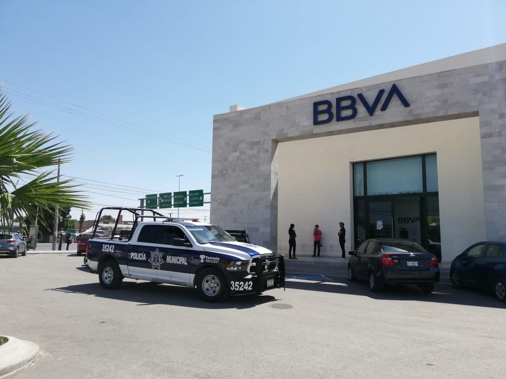 Hombres armados despojan a cuentahabiente de 100 mil pesos en Torreón