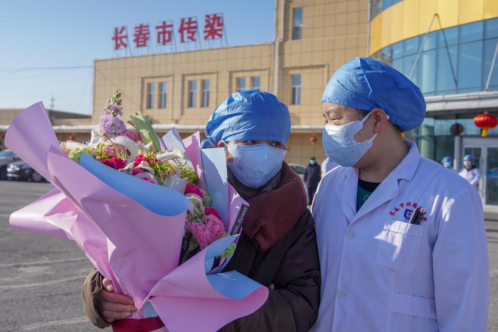 Detectan posibles cambios en nuevos casos detectados de COVID-19 en China