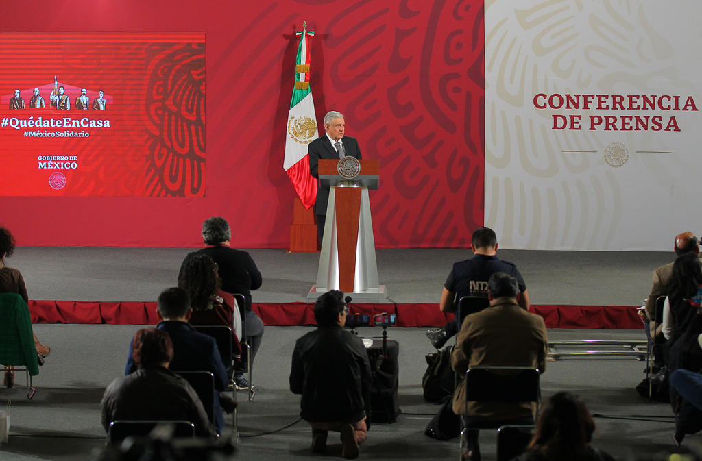 López Obrador anuncia créditos de Fonacot en apoyo a taxistas y comerciantes