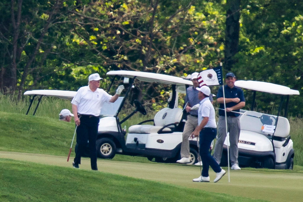 Donald Trump vuelve al campo de golf