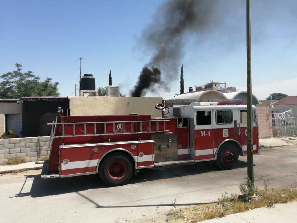 Pequeño tanque provoca fuego en vivienda de Gómez Palacio