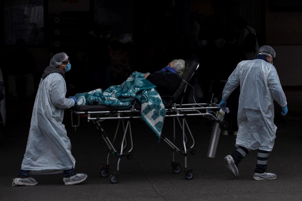 Afirma Piñera que sistema hospitalario de Chile está 'cerca del límite'