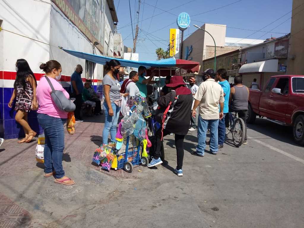 Abarrotan el centro sin temor al coronavirus en Matamoros