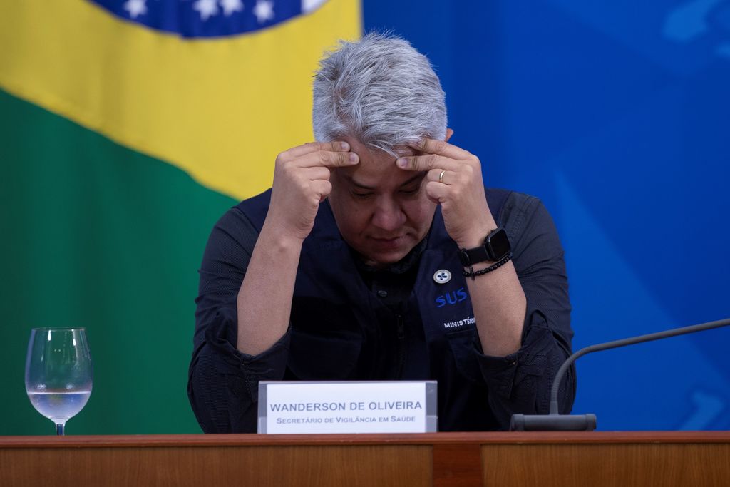 Funcionario de Salud renuncia otra vez a su cargo en Brasil