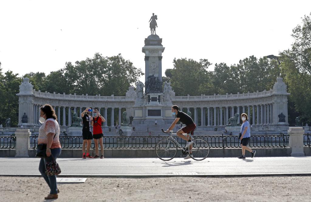 Madrid y Barcelona recuperan parte de su actividad social y económica