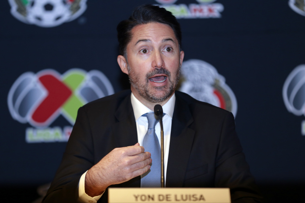 FIFA exige ascenso y descenso: De Luisa