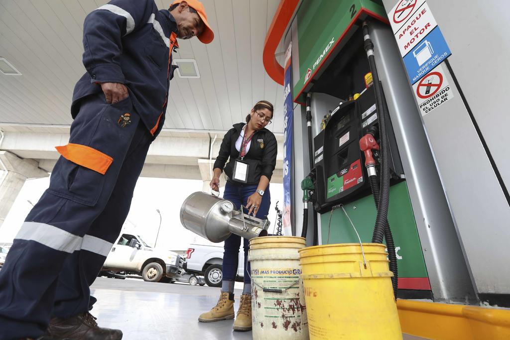 Ventas de gasolina de Pemex cae un 34.9% durante abril por COVID-19