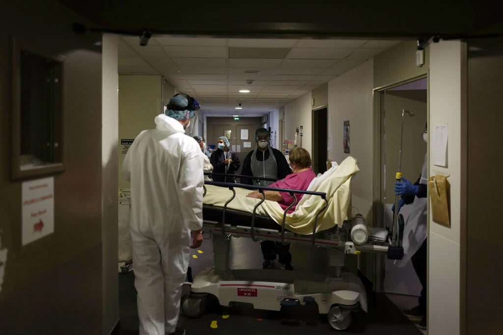 Francia hila ocho días con menos de 100 muertes diarias por COVID-19